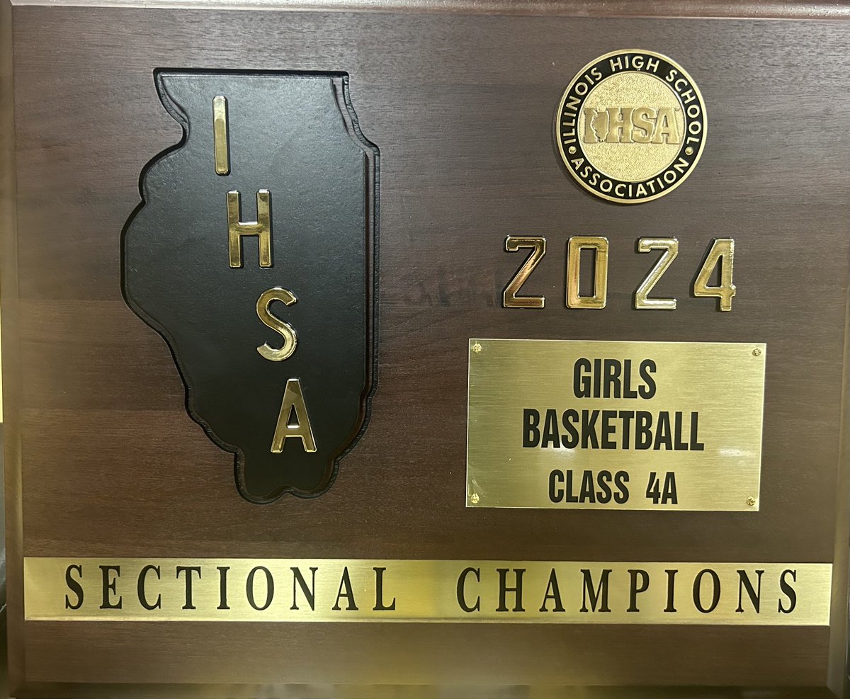 IHSA Sectional Champions!!!  #WeAreHF ⁦<a href="/HFHS59/">HF High School</a>⁩