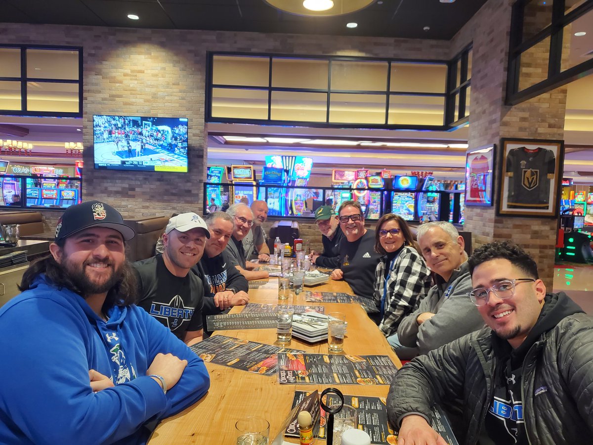 rcflycoach's tweet photo. The Clinic before the 27th Annual Fly Clinic hosted by the Clinic of Champions has begun. @SidelinePower @MarkSpeckman @WWarriorFB #flysweep #flyoffense https://t.co/5M0Su5wqEm