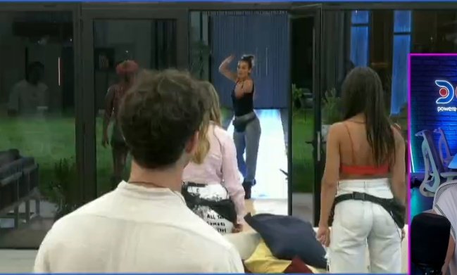coy le tiro un flechazo del arco de artemisa a la casa LA AMAMOS #GranHermano