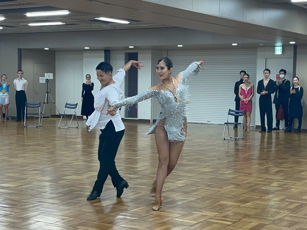 EJBDFinfo's tweet photo. EJBDFニツ森司チャレンジカップ
アマチュアラテンアメリカン
最終結果

優勝 大沼 直樹・柳 萌代
2位 齋藤大輔・美崎花
3位 中村慎太郎・林絢音
4位 大森 壮馬・大橋舞子
5位 Miguel Pereira Lopez・池田智子
6位 あさひ・あかね

#ejbdf
#競技ダンス
#二ツ森司チャレンジカップ https://t.co/aP8S8bacbw