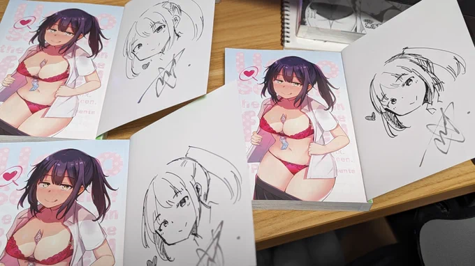 サイン本描いてるで…(`ᾥ')Φ こちらはメロンブックス様用になる予定ですᕙ('ω')ᕗ 