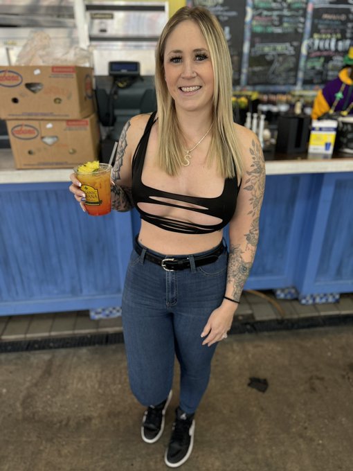 Happy Thursday 😊 https://t.co/I46JPykjHq