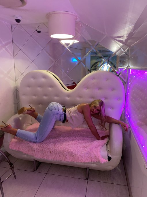 Can&rsquo;t help myself, I&rsquo;m always thinking about sex, and wishing to be fucked  Last few spot available to