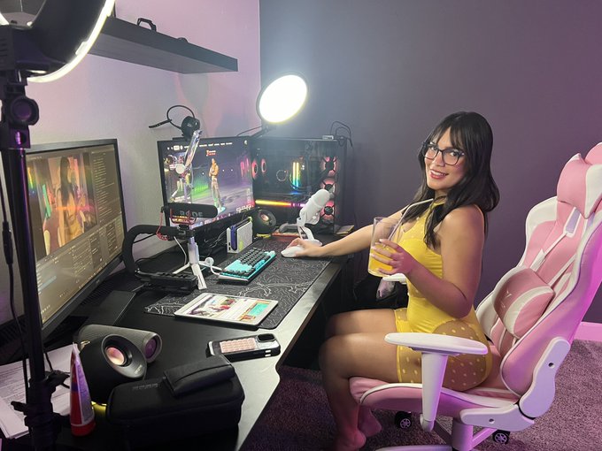 Live now !! Let&rsquo;s chat and game a little ❤️🥰❤️ #twitch   https://t.co/txuiMWLdpO https://t.co/HBTs8U<a href="/tag/twitch"class="tags"><span>#twitch</span></a>