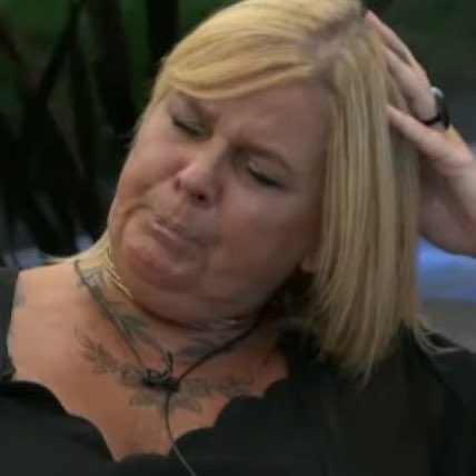 UnReTuit's tweet photo. Cuando te llega el resumen de la tarjeta:
#GranHermano https://t.co/TTS79j3uT3