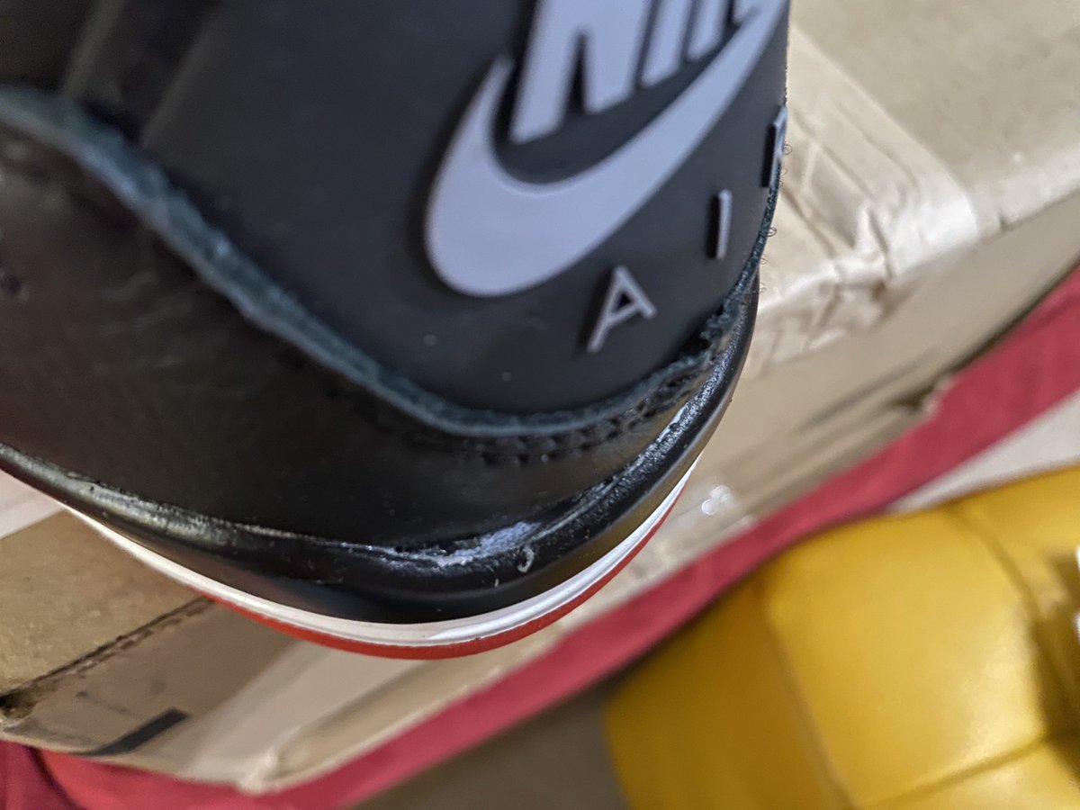 reddish_Davi's tweet photo. @SOLELINKS Crappy GS pair bout to go back… https://t.co/IzM8dQ40IC