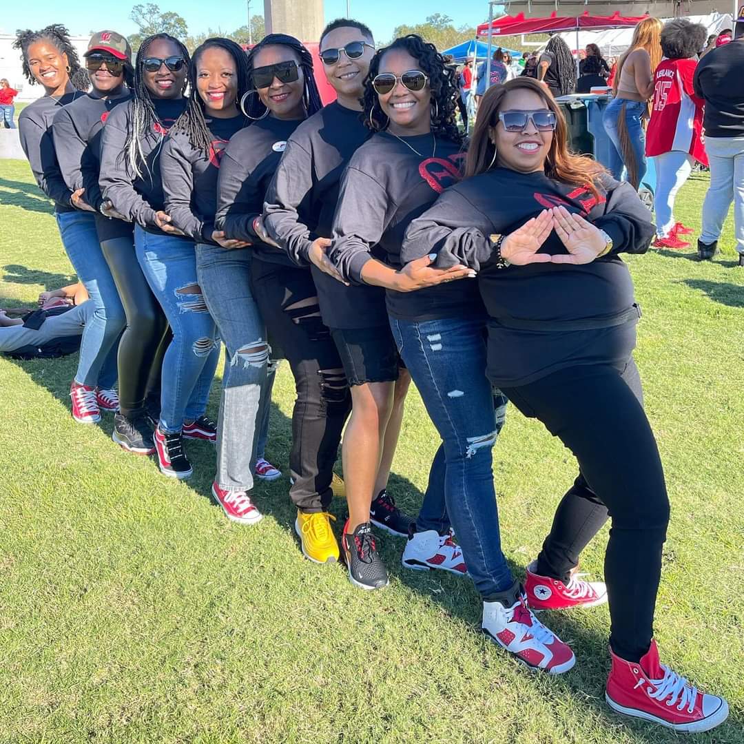 SingLeads's tweet image. Two decades of sisterhood, scholarship, and service... Oh, to be a DELTA girl!!! #12 #Spring04 #ThetaXi #DST1913