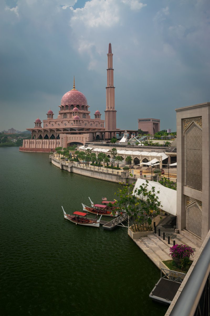 FiCFreitas's tweet photo. Singapore
Kyoto
Putrajaya
Hoi An https://t.co/zmGNsSund8