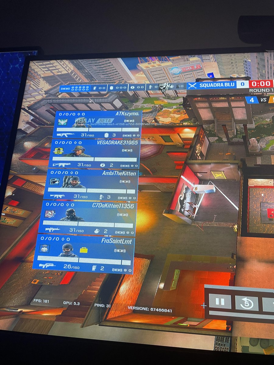 Avete presente la beserious 2022 con il roster dei cheater dei 20s? beh ecco uno di quei player (FraSaintLaurent) che matcha con in squadra il best cheater italiano Ambi....
AHAHA popi popi