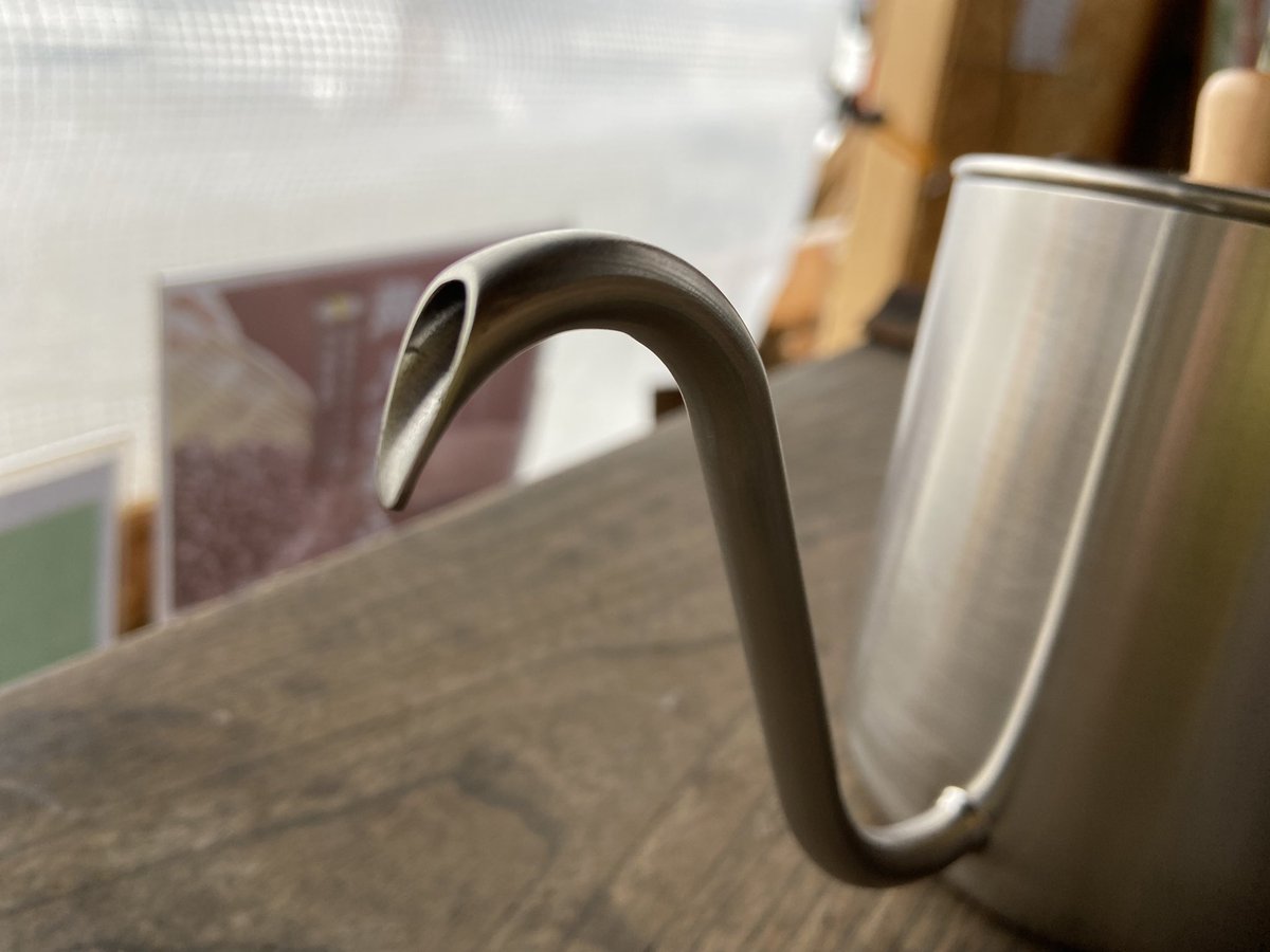 SAKURA96NEKO_'s tweet image. 【WPMドリップケトル】

ドリップケトルを新調。

そりゃ慎重に選んだよ。🤣

真下に落ちて、とても使いやすい。

#WPM