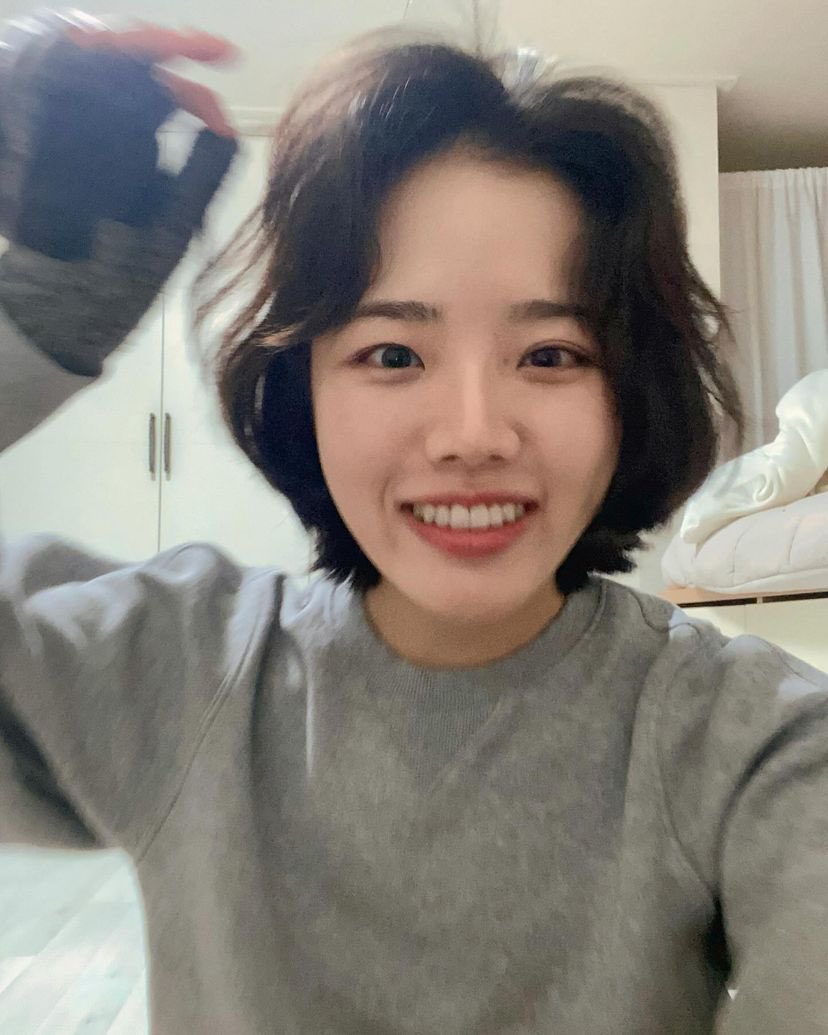 더쿠 - 향기 머리 완전 짧게 짤랐네