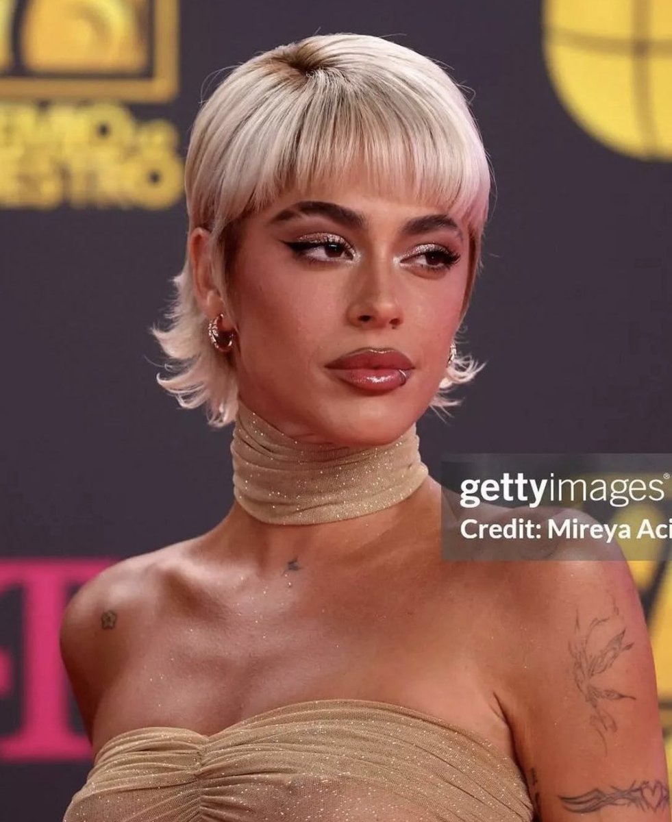 PopCulture2000s's tweet photo. tini face card https://t.co/Wr5lmtBleu