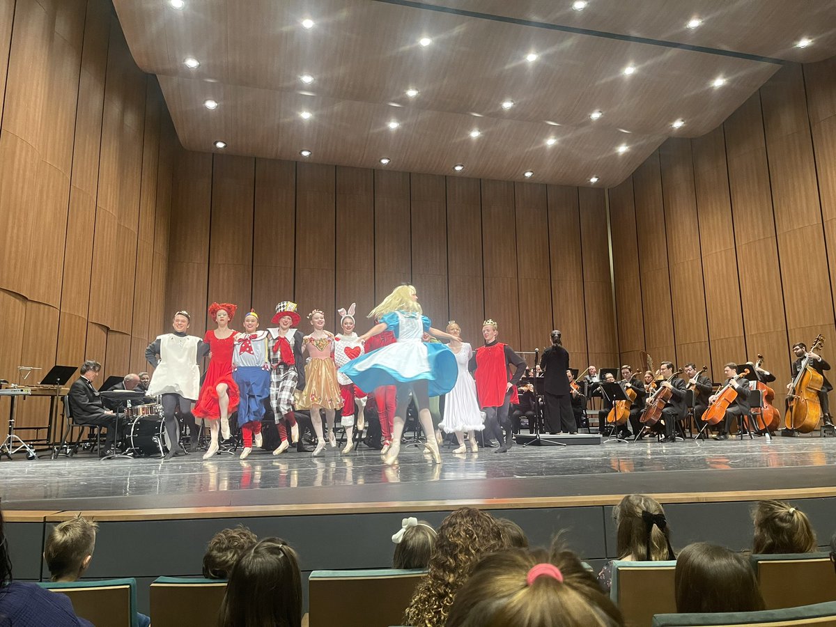 MrsSeddelmeyer's tweet photo. Thank you Plano Symphony Orchestra for a wonderful performance and demonstration of all the instrument families. @LightFarmsElem https://t.co/v2EsCSfzl8