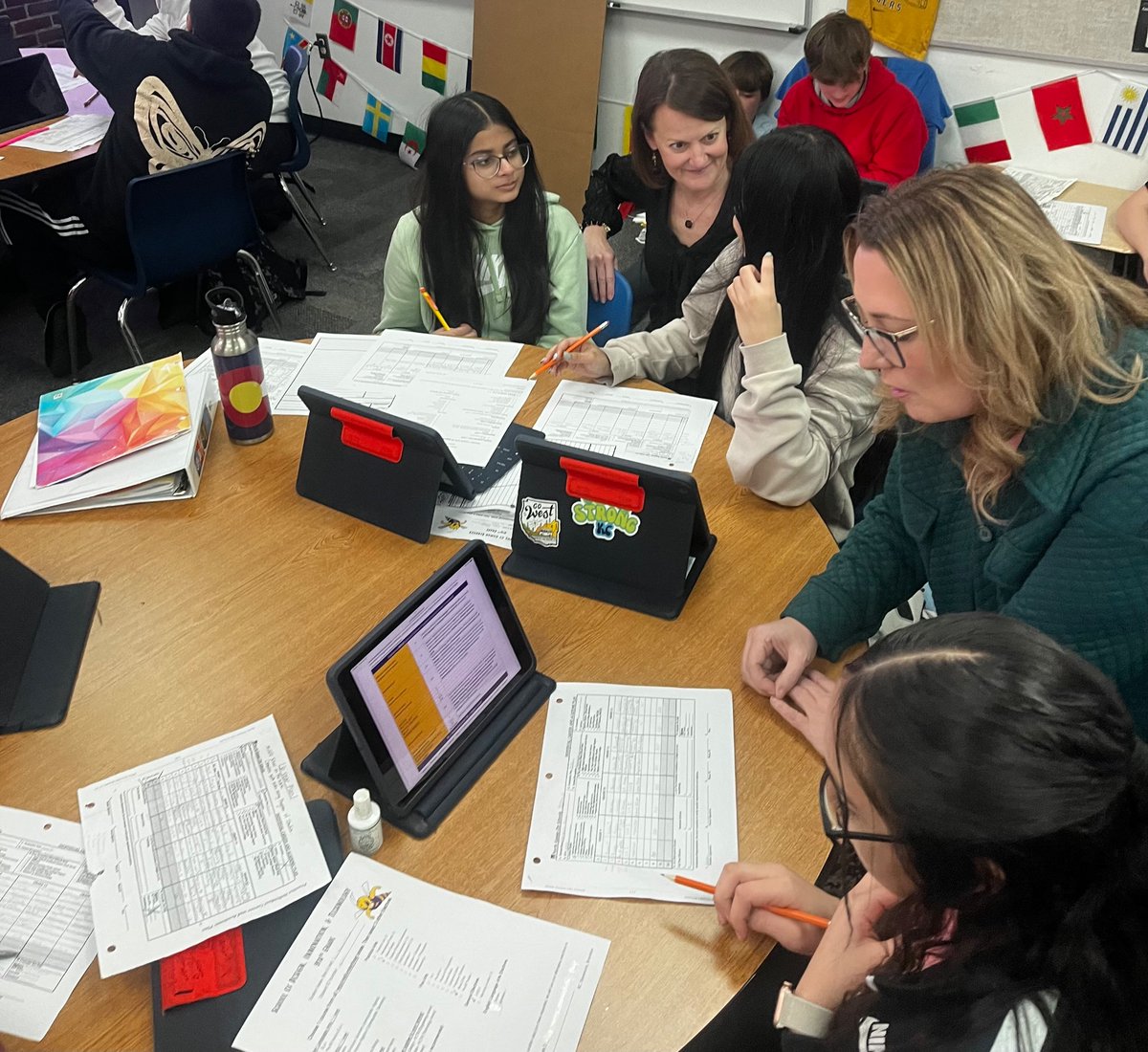 NGMSAVID (@nggatorsavid) on Twitter photo Sizing up our high school years! Intentional work being done to find best fits for each student. <a href="/AVID4College/">AVID</a> @NKCHS_AVID <a href="/mitsinessa/">Mitsi Nessa</a> <a href="/NGMSgators/">Northgate Gators</a> Sizing up our high school years! Intentional work being done to find best fits for each student. <a href="/AVID4College/">AVID</a> @NKCHS_AVID <a href="/mitsinessa/">Mitsi Nessa</a> <a href="/NGMSgators/">Northgate Gators</a>
