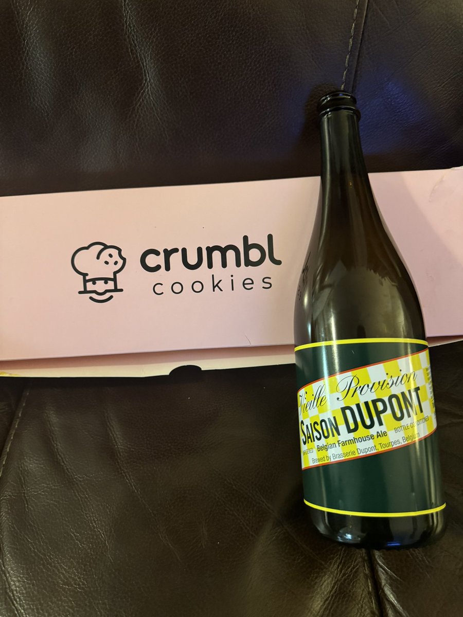 The lemon cheesecake #cookie from @CrumblCookies with the @BrasserieDupont #saison is a recommended pairing!!!!

You’ve got to try it, and lemme know what you think.

#beer #craftbeer #beerandfood #beerandfoodpairing