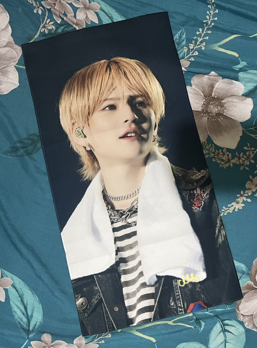 cels_sells's tweet photo. 「 wts lfb ph 」 

treasure
   ＃ yoshi
   ＃ cheering kit by @/ForYo_ys
   ＃ ₱800
   ＃ on hand
   ＃ sdd recommended mod (from qc)

- cloth banner 
(size: 60x30 cm) https://t.co/C5oRQsE0YV