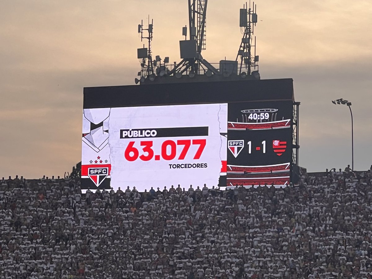 Tubasfc's tweet photo. 63 mil para ver a final da copa do Brasil ( título inédito ) contra o Flamengo

50 mil para ver Santos da série B contra São bernardo pela 10° rodada do Paulista onde o Santos já está classificado, e o São Paulo se recusa a liberar mais ingressos

 " Santos não tem torcida " https://t.co/dWusNiJ5Zd