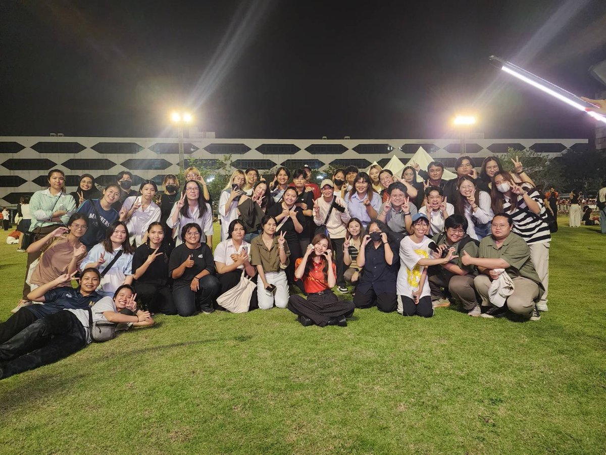 NamneungMilinTH's tweet photo. ขอขอบคุณทุกท่านที่มาถ่ายภาพร่วมกันนะคะ 🙏 ✨
#NamneungMilinD
#ฟุตบอลสานสัมพันธ์จุฬาธรรมศาสตร์
#CUTUBALL2024 #TUTURN https://t.co/I9ppAeWToU