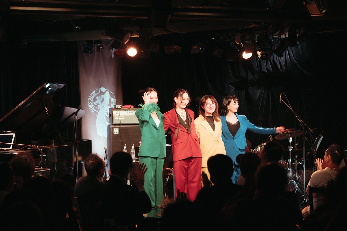 miki_et_nana's tweet photo. W Project『Wonderful Live vol.12』はおかげさまで満員御礼🔥大盛況で無事終了いたしました‼️TiAさんのソウルフルな歌に会場は沸き、現役大生の渡邉瑠菜ちゃんのオリジナル曲のクオリティにも驚かされました❣️
ミッケナナ 次のライブは4/2赤坂b-flatです❗️
#wproject
#TiA
#渡邉瑠菜
#ミッケナナ https://t.co/HnBfBZXI38