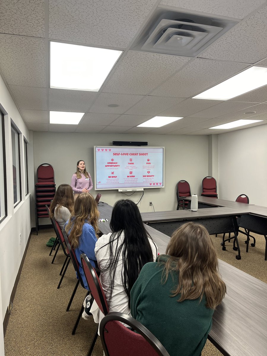 Thank you to those who attended our CANHS Pillars Workshop! 

The Advisory board worked diligently to make this happen, and we hope those who attended learned something new!

Every student did an exceptional job! Well done, Leaders! 

#canhs #cas #ciac #studentleader #nhs