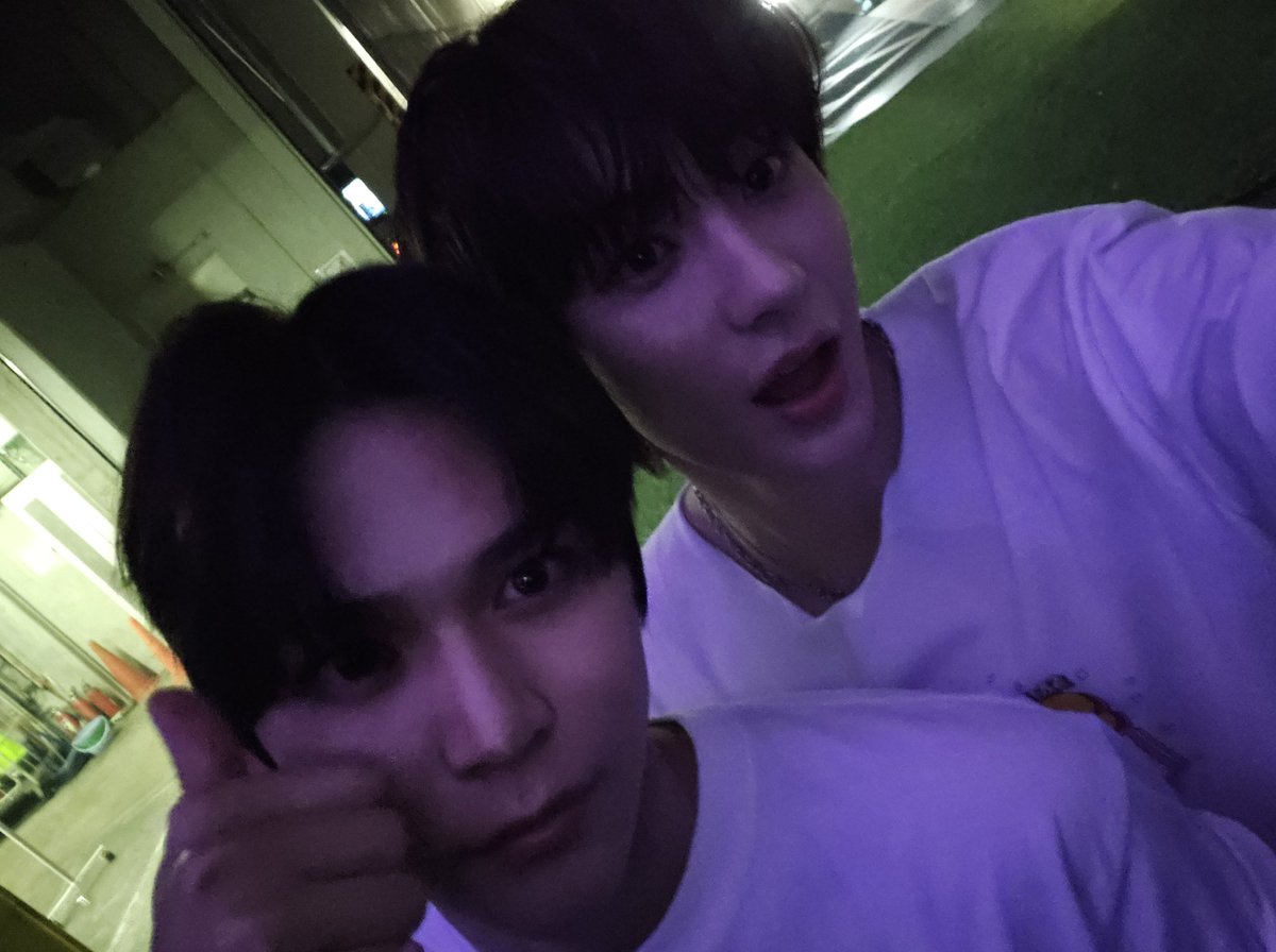 아니제발투톤즈저요 진짜제발저요  너무좋아서소리지름..