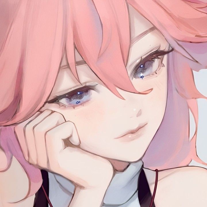 Sobresalto sutil daría, no esperaba tan repentina reacción. ¿Como podía verse tan fresco en tan solo segundos? 

   〝  parecías haber estado
         quieto en el mismo sitio
         durante horas. . 〞

Refutó la kitsune, otorgándole una grata sonrisa.