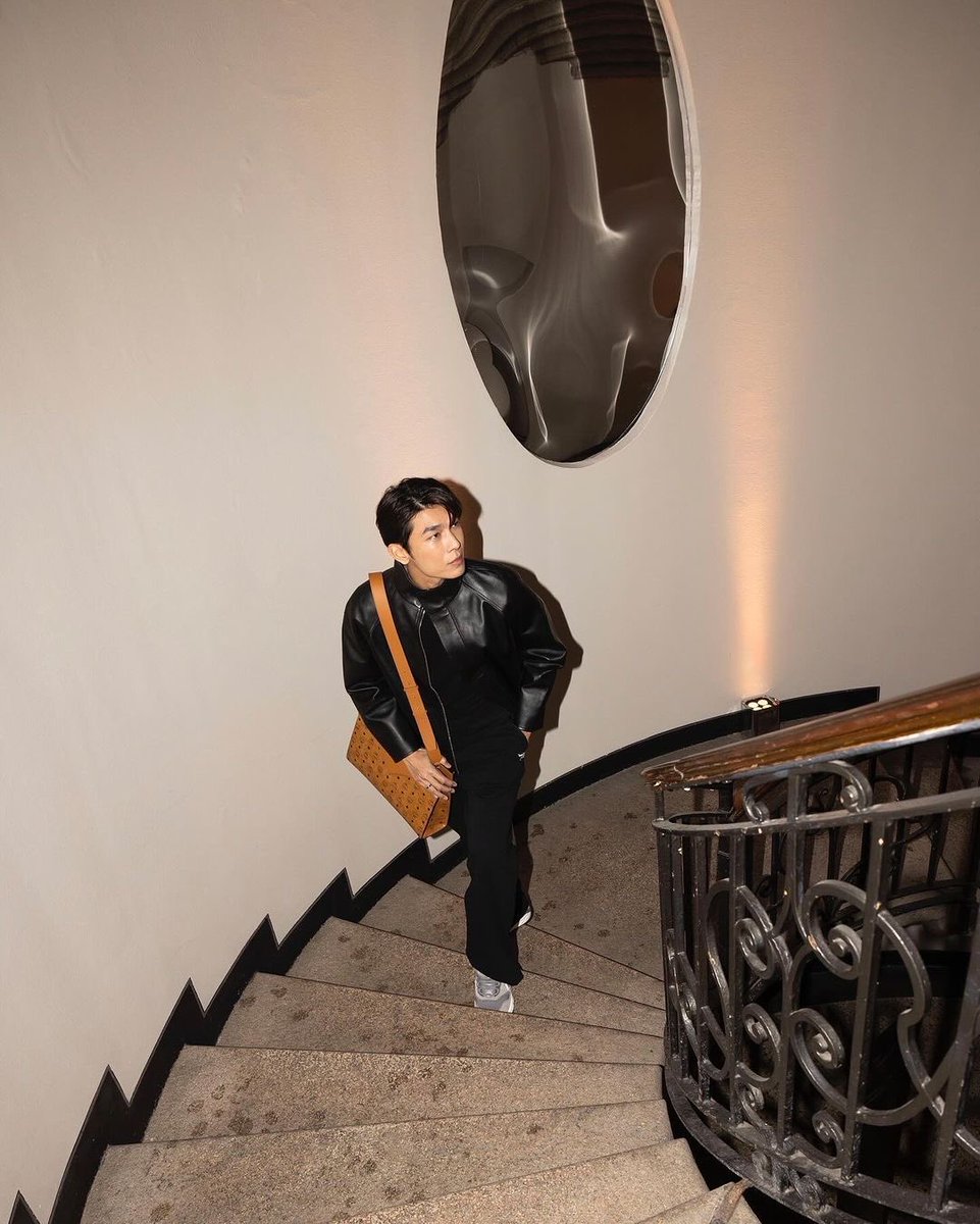 Indrasupassit's tweet photo. MCM MEW AT MILAN
#MewMCMPress2024 
#MewSuppasit
#หวานใจมิวกลัฟ https://t.co/nOd1Xv6n85