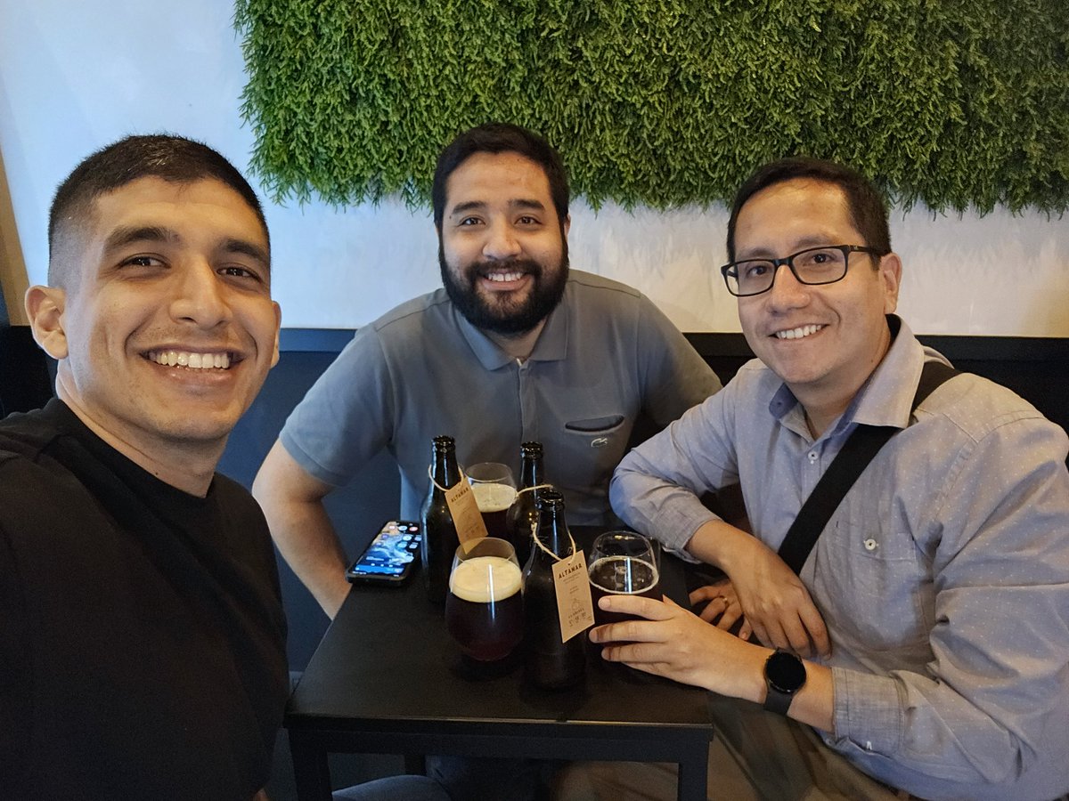 The Hot Dudes Day🍻👊

<a href="/ceresar/">César Espinoza</a> 
<a href="/nanchitop/">Hernan Espinoza</a>