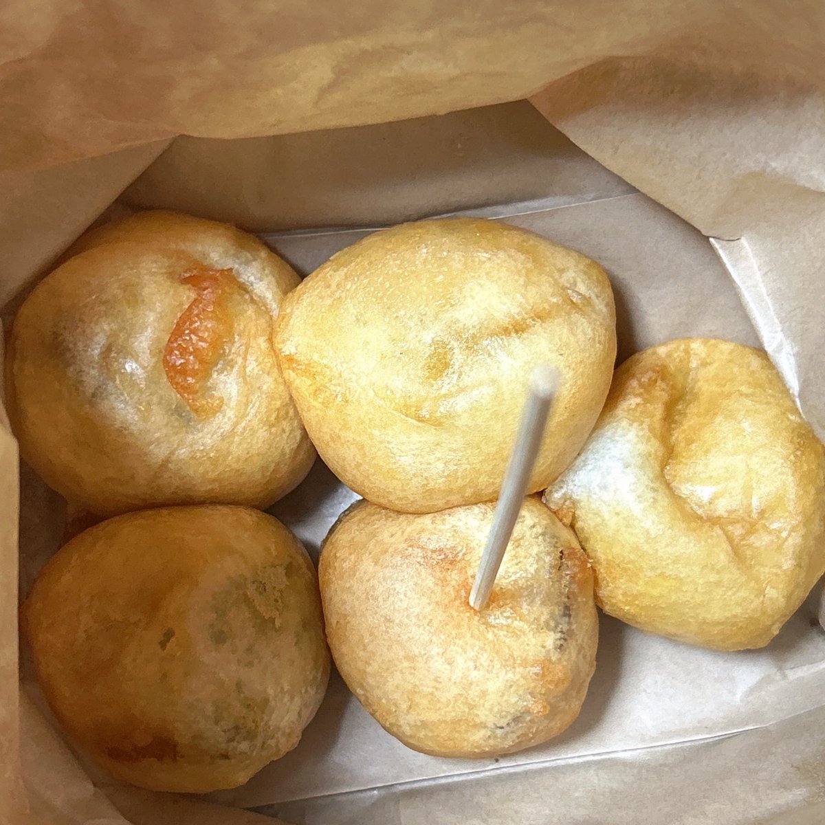 Thismoment_XA's tweet photo. 焼き芋パラダイスに行きたいなと思いながら行けない私にお父さんが行って買ってきてくれた🥰
狙ってたクマちゃんラス1ゲットしてきてくれたよー🙌✨かわいい😍
気になってた斧のいもこ、芋パイ、焼き芋食べ比べセットも買ってきてくれた🤤 https://t.co/nmRPV9p5Vf