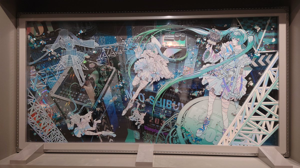 kohata421's tweet photo. 渋谷パルコの初音ミクアート展にいってました！！
柵がない分近くで見れて凄かったですー！ https://t.co/MrotYEs9oa