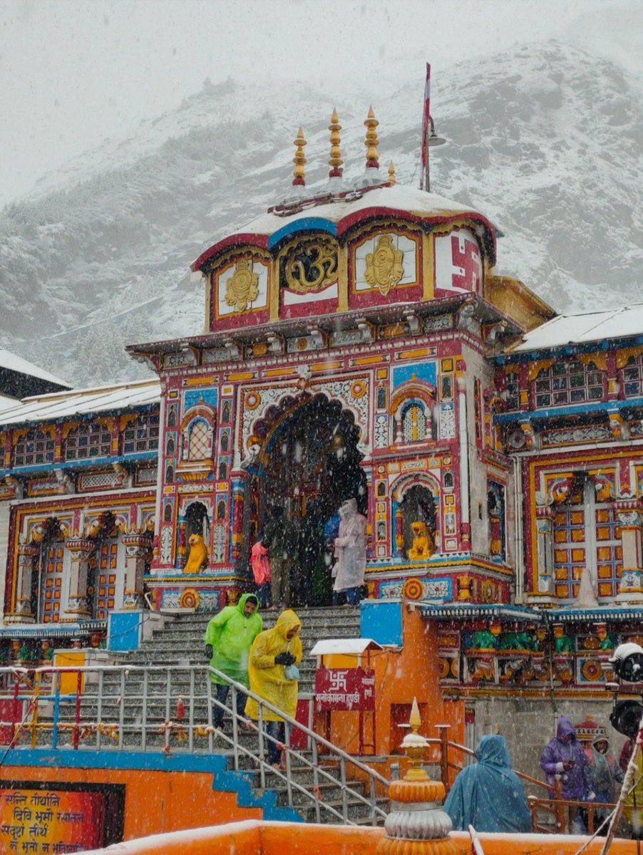 desi_thug1's tweet photo. Char Dham in Sanatan Dharma 🚩

1. Badrinath Dham https://t.co/WW9VjN2CQr