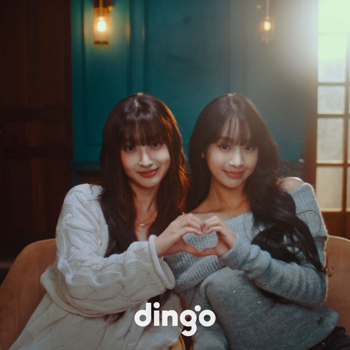 dingo_official's tweet photo. [#딩고뮤직] 

음색천재 둘의 콜라보?!! 이 조합 대찬성입니다💕

천재 프로듀서이자 싱어송라이터 #ADORA 괴물신인 #키스오브라이프 #나띠 의 콜라보로 재탄생한 띵곡 ‘밤이 되니까’

3월 1일 18시 발매와 함께 공개되는 세로라이브에서 만나요!

@adoraofficialkr
@KISSOFLIFE_S2 https://t.co/SaU9zcHCne