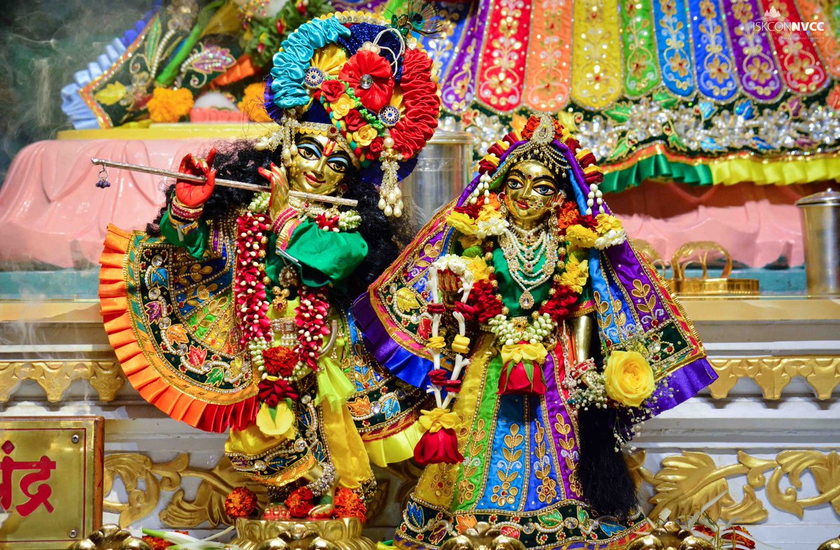 ISKCONPune's tweet photo. 🙏🏽 Today's Darshan 📿 🗓23-02-2024🙏
🌷Sri Sri Radhavrindavanchandra🌷
🚩@ISKCONNVCCPune🚩
.
.
#23rdfebruary #23rdfebruary2024 #ISKCONNVCC
#ISKCONPune #ISKCON #ISKCONNVCCPune #PUNE
#DailyDarshan #Friday #photographychallenge
#bestphotochallenge #BestPhotographyChallenge https://t.co/1qYETdFsxs