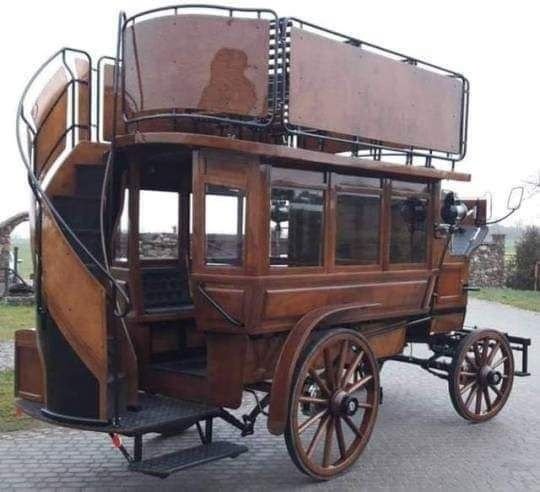 An #oldfashioned bus. BUT No engine! It was pulled by #horses in the #1890s! My #research for #thespanishdiplomatssecret led me into some #lovely places! #bookstagram #reading #bookworm #booklover #instabook #bibliophile #bookish #writersofig #vintage #antique #VictorianEra