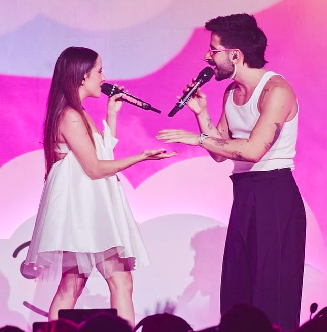 SonyMusicLatin's tweet image. El momento más tierno de la noche 🥹💗. @Camilomusica y @montanerevaluna (Y Amaranto) se presentaron en #PremioLoNuestro con #Gordo y #PLIS.