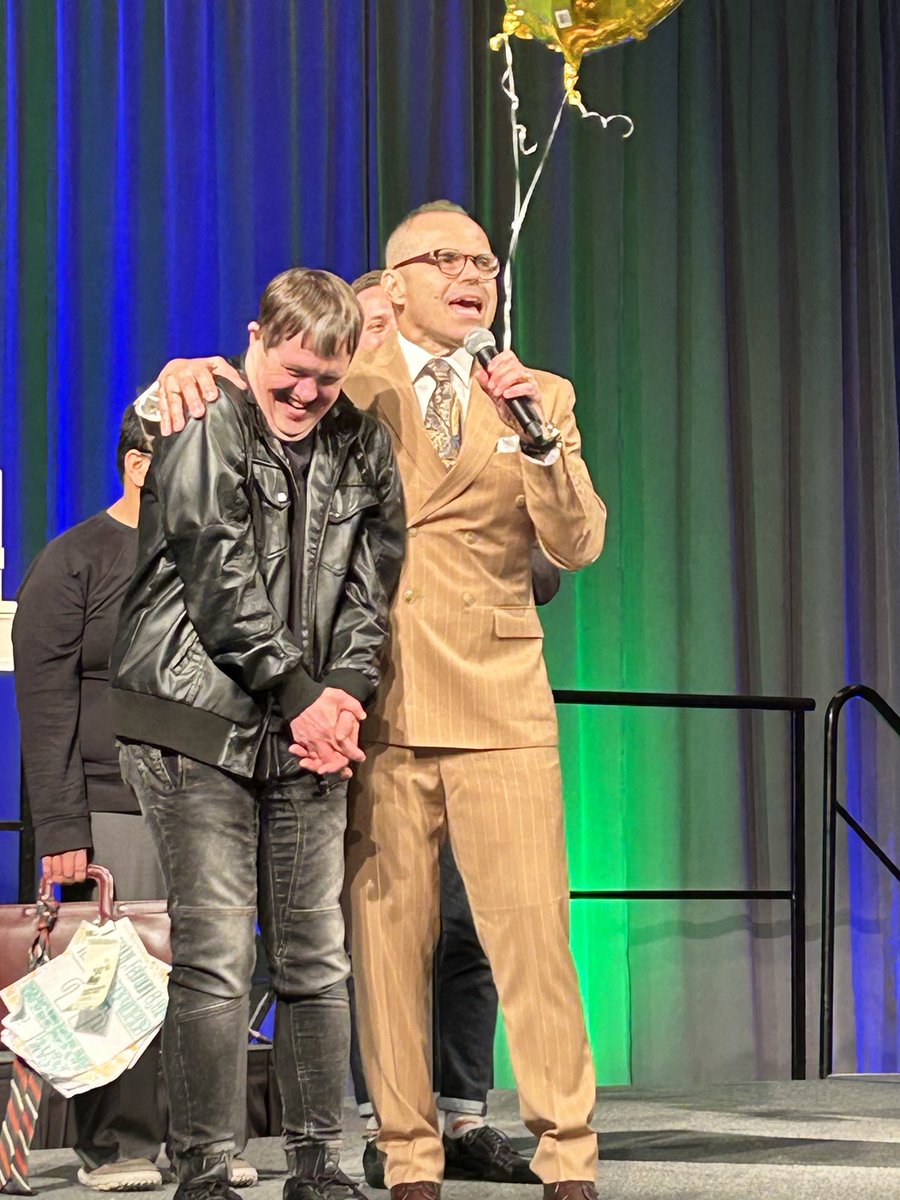 NPaparellaCTV's tweet photo. What a thrill to MC a very inspirational evening at RBC Place in London.  The 32nd annual Night of Heroes for ⁦@CommLivLondon⁩ raised more than $150,000. A big thanks to all the kind and generous supporters. ⁦@CTVLondon⁩ https://t.co/qdG32b9jte