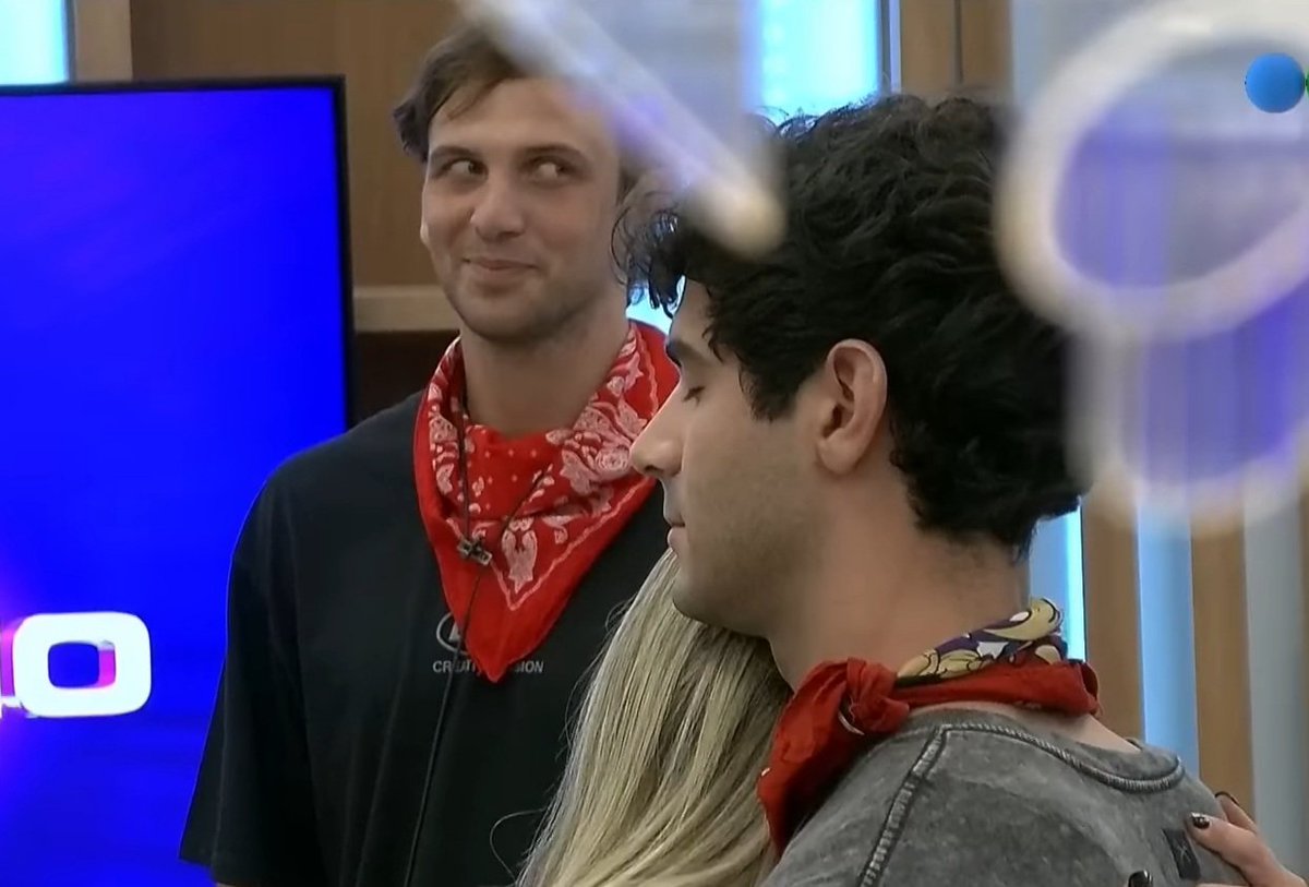 agostinaagh's tweet photo. la manera en la que bauti esta en cada plano #GranHermano https://t.co/7O27uN3QPF