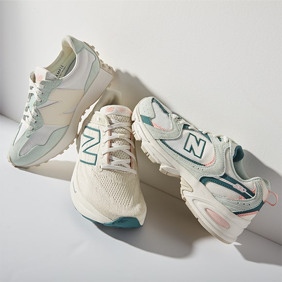SOLELINKS's tweet photo. Ad: Women's CALIA x New Balance Collection dropping at 9pm PT/12am ET

327:https://t.co/SDr1ShvtU5
530:https://t.co/9uWvruaysx
Fresh Foam X 1080v13:https://t.co/nNHDQYzZlo https://t.co/jIZtll5Axi