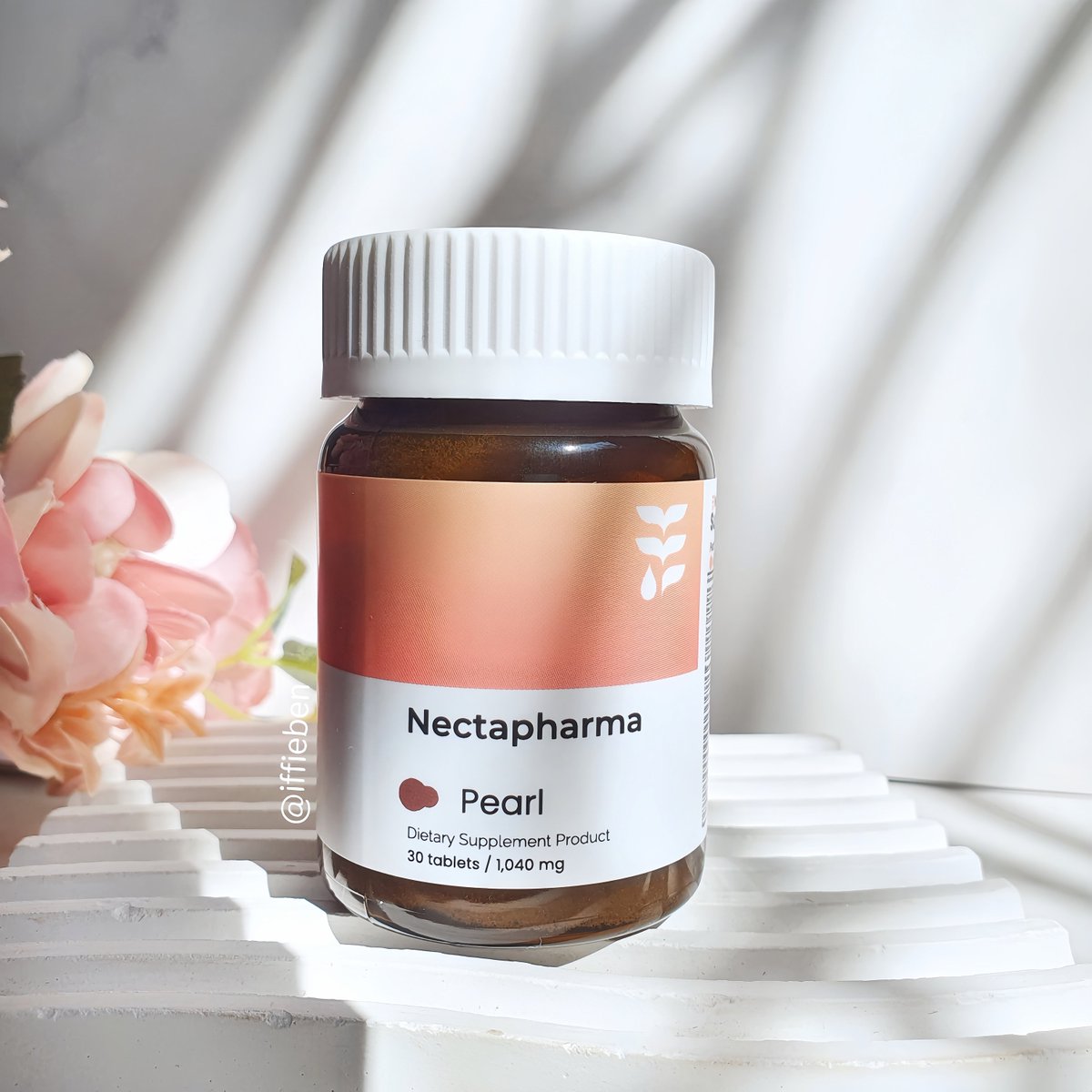 iffieben's tweet image. ตั้งแต่กินวิตามินตัวนี้มา ผิวหน้าดีขึ้นมาก สิวแทบไม่ขึ้นเลย(ต้องบอกก่อนว่าเป็นคนมีสิวผดบ่อย สิวอักเสบมีเป็นบางช่วง) รอยดำจากสิวจางลงแทบไม่เห็นแล้ว เรากินวันละ 2 เม็ดก่อนนอน ต้องทานต่อเนื่องนะ ค่อยจะเห็นผลว่าผิวใสขึ้นจริง #nectapharma #HowtoPerfect