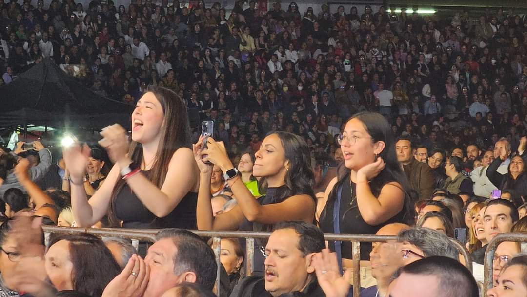 Contribuye a mantener el ambiente familiar durante el concierto del Festival #SuenaQuerétaro2024, en el estadio Corregidora, manteniendo la paz y el orden. ¡Disfruta de este espectáculo de manera responsable!  🙋‍♂️🙋‍♀️

Recuerda que #ProtecciónCivilSomosTodos