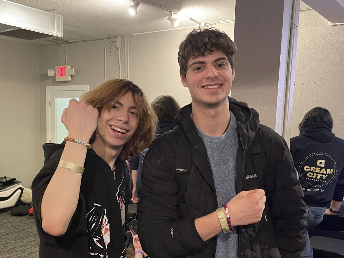 Eyas_RB's tweet photo. Balled out with daisy today and I even got a friendship bracelet with my goat @GammaDaMan https://t.co/OxIqrvCEKZ