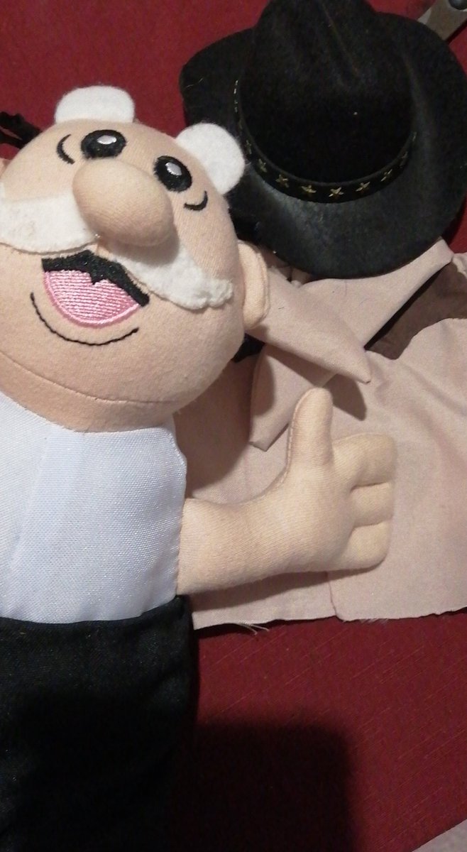 Ya solo falta vestirlo, afinar detalles y sobre todo, pedir permiso en el trabajo 🥴😂 para poder ir a entregárselo a su dueño  <a href="/Ramirotorresn/">Ramiro Torres</a>  👀🤞🏻