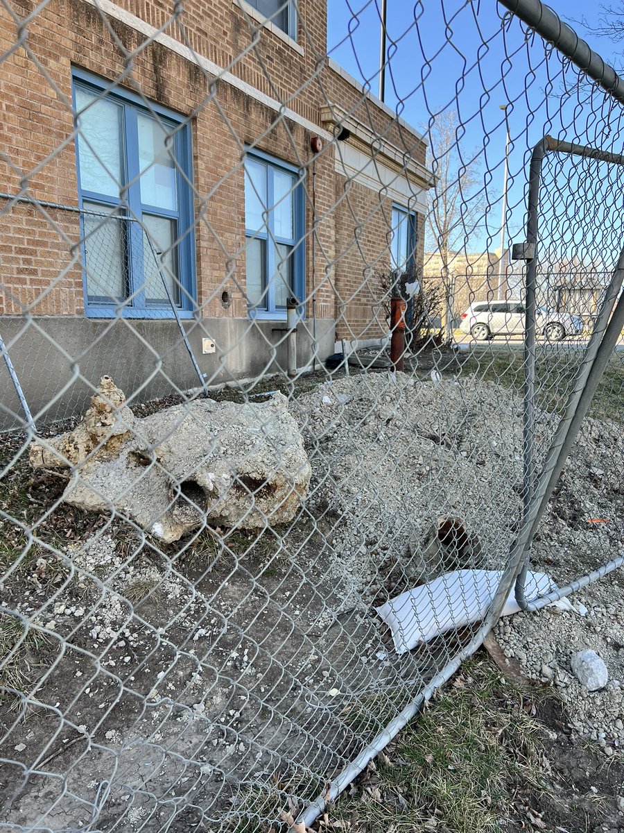 tmb_design's tweet photo. More fire trucks out tonight on the old Salvation Army building. How many tax dollars is that costing? The trash is piling up, the homeless are still breaking in even though there’s a fence up, and the place is looking a mess, in the middle of an historic neighborhood! #kcmo311 https://t.co/W4zW7CJhlg