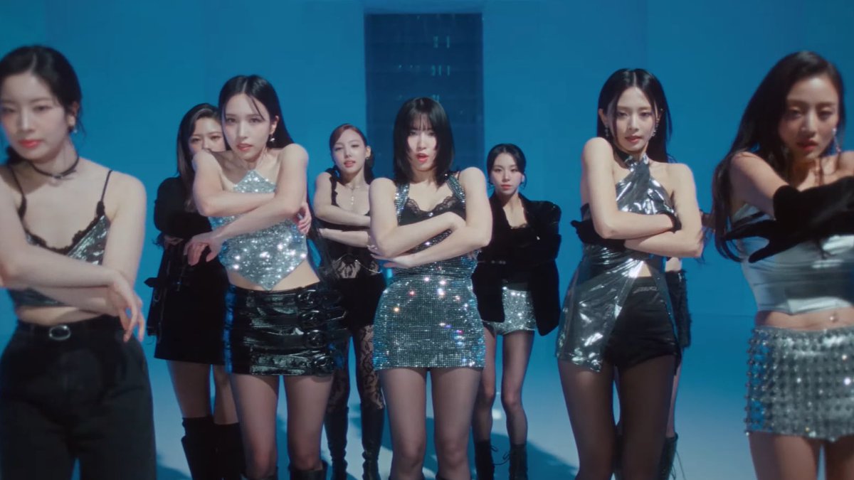 PopBase's tweet photo. TWICE drops the music video to ‘One Spark.’

Watch: https://t.co/k2tGZTPPQR https://t.co/uX0NQRBrIK