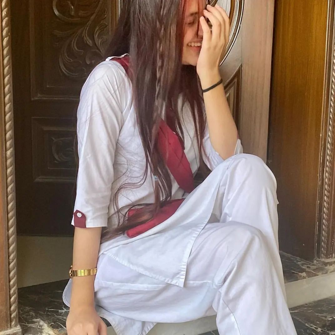 Quasi0098's tweet photo. السلام و علیکم ۔
۔
کون کون study سے جان چھڑاکر جلدی سے شادی کرنا چاہتا ہے😂😅 ؟ https://t.co/nyw65sgmHq