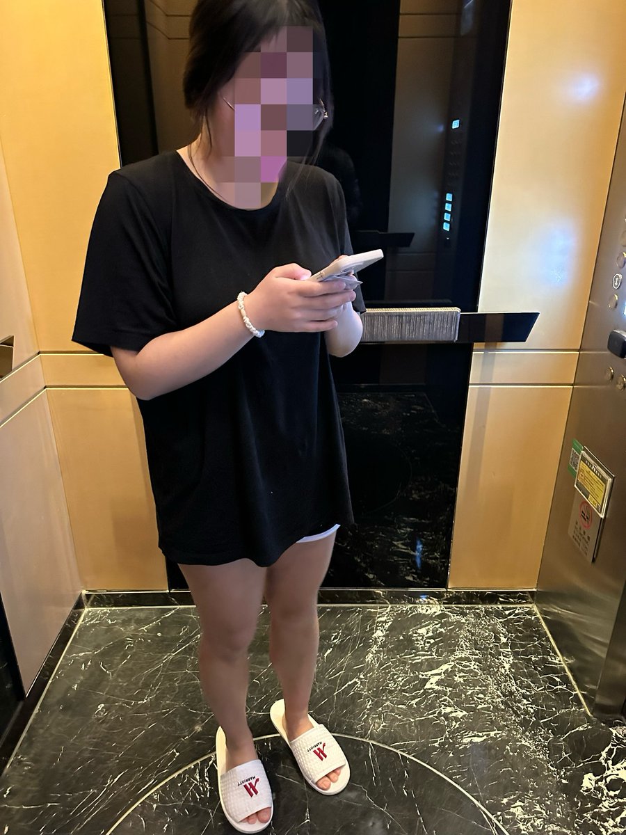 酒店里偶遇，让我感觉自己穿越到了夏天～～～ https://t.co/qpq2StUUoC