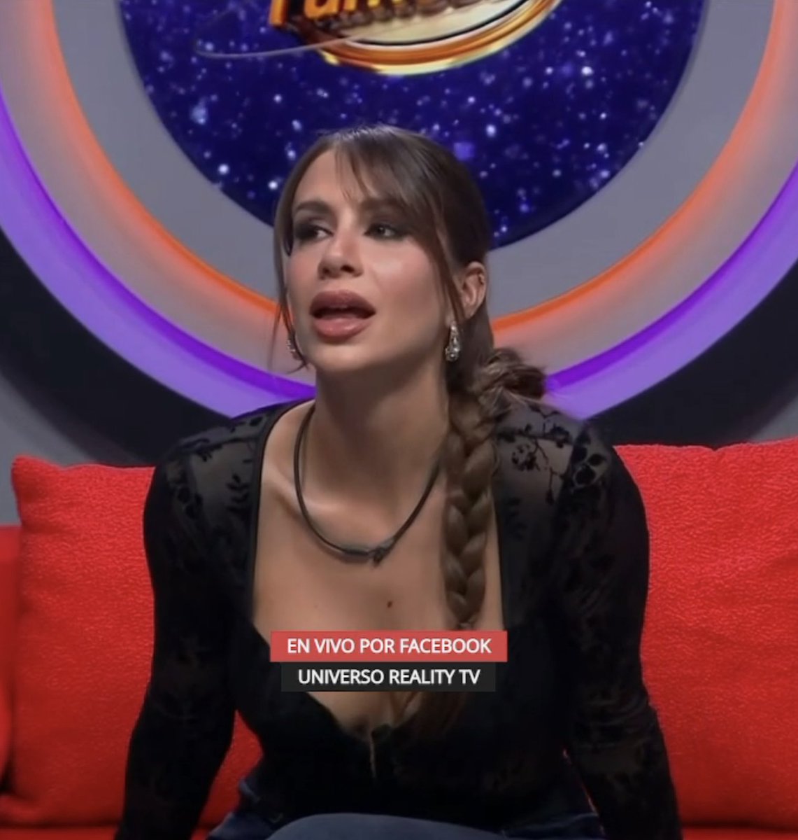 pinkyskyfeed's tweet photo. In love con ella 💖 #LCDLF4 #TeamPorta https://t.co/8jhGDSopar