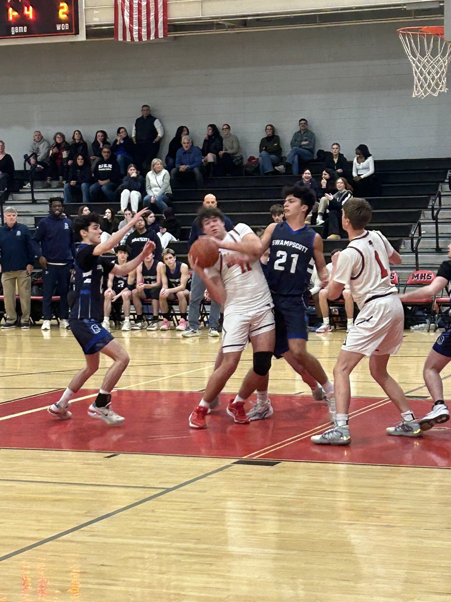 GloverElem17's tweet photo. Marblehead and Swampscott at the half. @MHSMagicians_AD @13rocco https://t.co/kOOYrB8Lq5