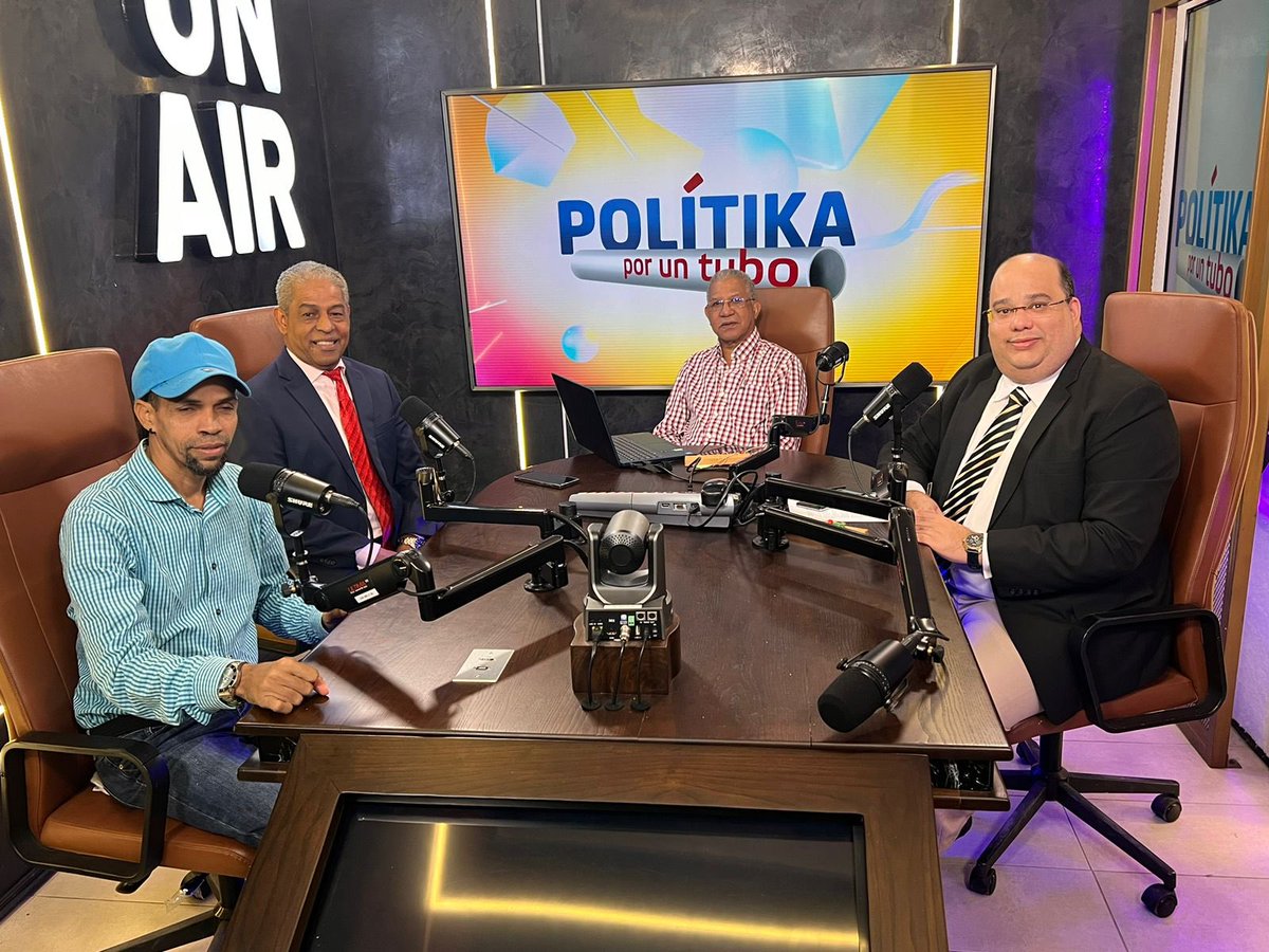 Federeynosob's tweet photo. Recorrimos por los Principales Programas de Television en Santiago, anunciando el Trinufo de Ulises Rodriguez, Como Alcalde el domingo 18 de febrero.
#FedericoReynoso #SeguimosTrabajando
#ulisesalcalde https://t.co/pRM9C28zxX
