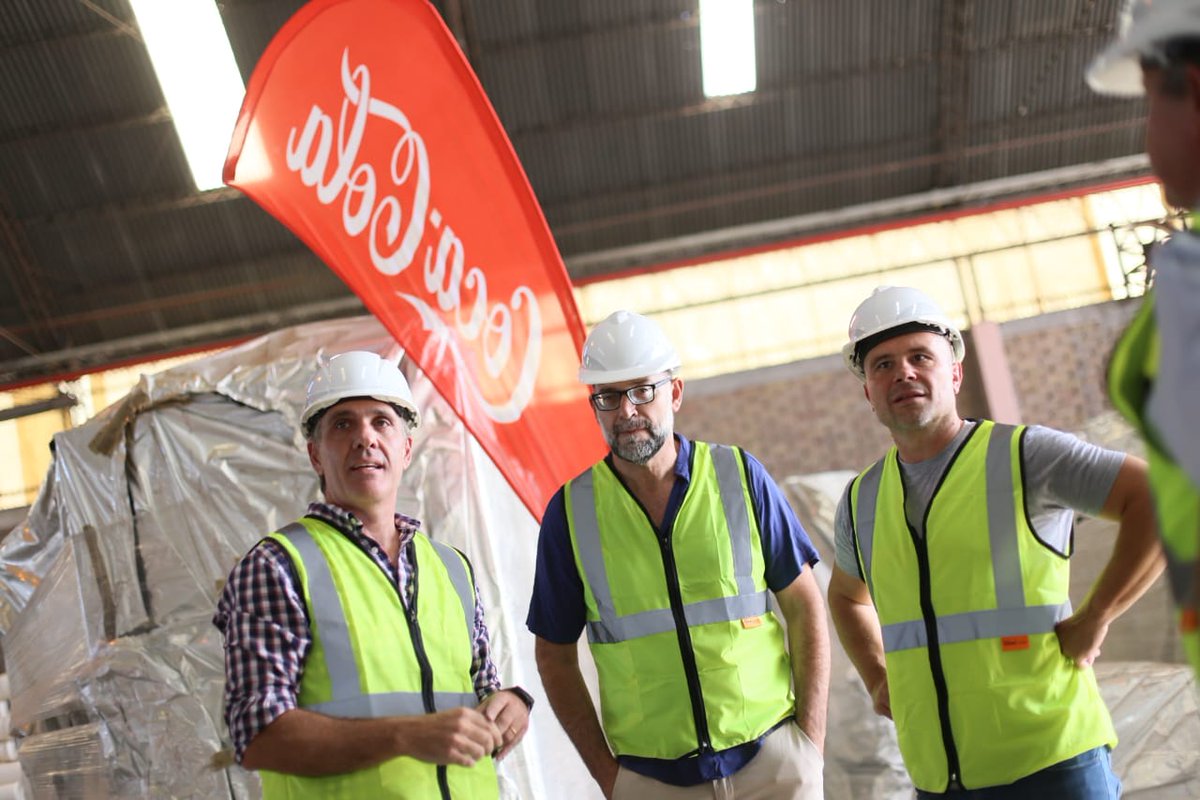 diegocostarelli's tweet photo. Recorrimos CocaCola Andina que volverá a abrir sus puertas como fábrica para producir luego de más de 12 años. Este desafío generará más de 50 empleos directos y 150 indirectos, además genera compromiso con el triple impacto por su producción sustentable. https://t.co/cm0lS3cCcY